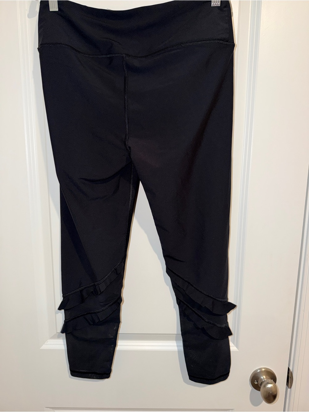 Victoria Sport Black Ruffle Crop Active Leggings, Size L - Picture 3 of 6